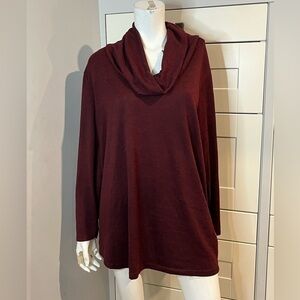Lily Morgan. Size 2X Turtleneck. Red black blend. Zipper details.